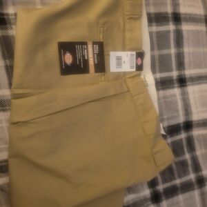 Dickies Beige Khaki Shorts